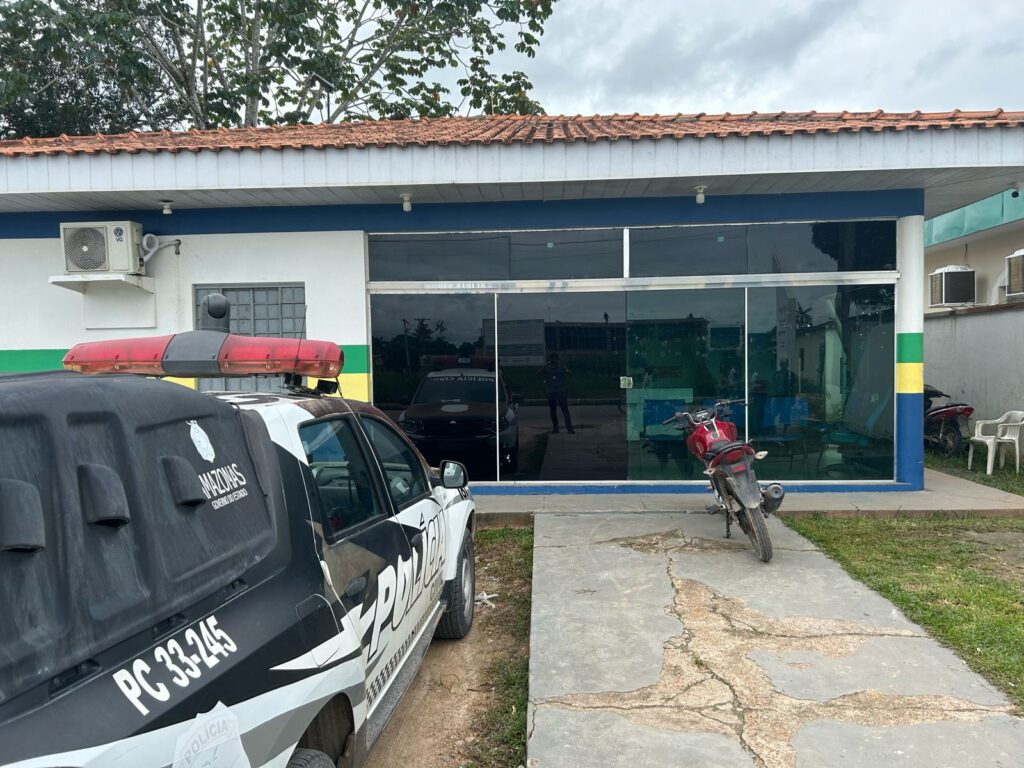 Em Manicoré, PC-AM prende homem por estupro de vulnerável praticado contra a própria neta 2 FACHADA 73a DIP FOTO DIVULGACAO 1024x768 1