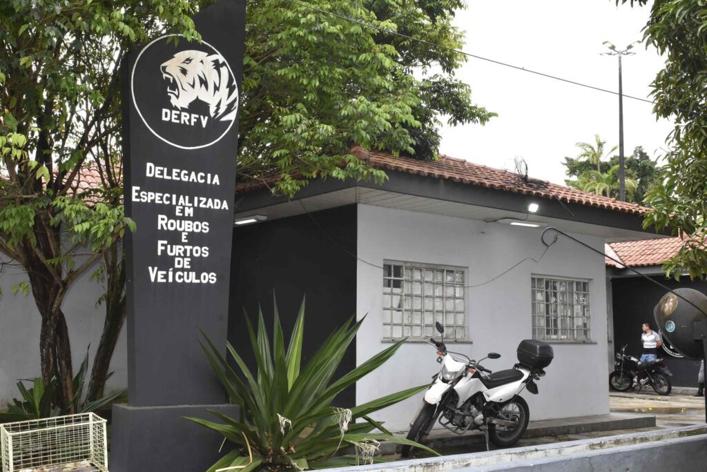 PC-AM prende homem por estelionato envolvendo revendas de motocicletas adulteradas em redes sociais 2 FACHADA DERFV FOTOS ERLON RODRIGUES 1024x684 1