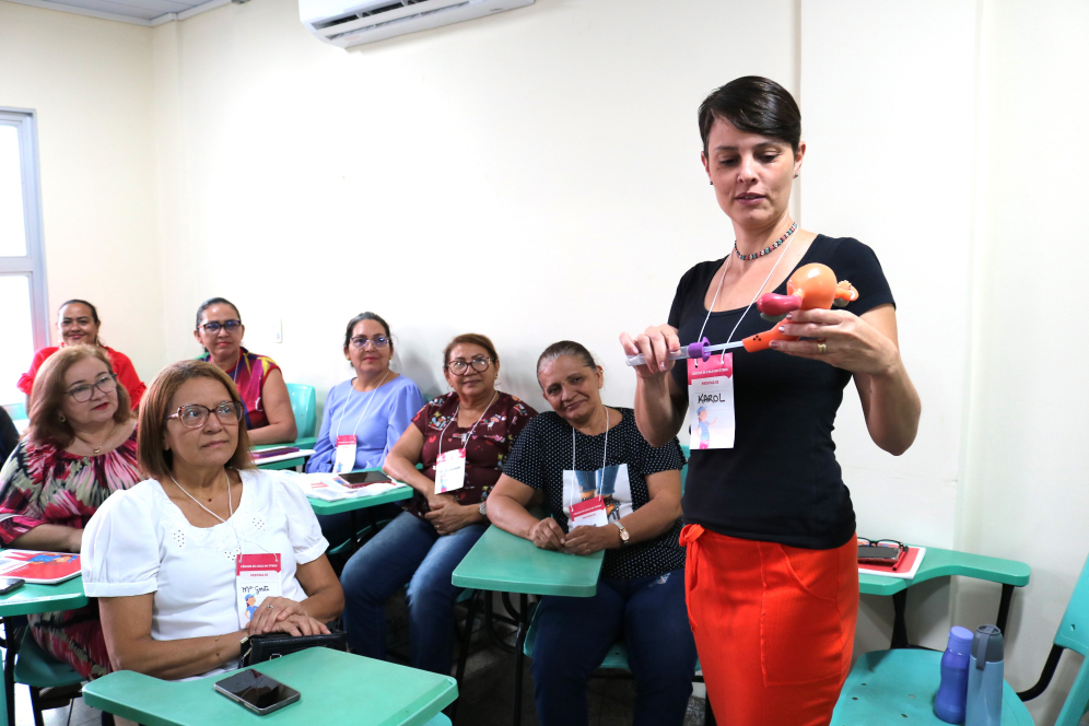 FCecon participa de projeto nacional que avalia a autocoleta para prevenção do câncer de colo uterino 2 FCecon treinamento autocoleta FOTO Ludmila Dias FCecon 1