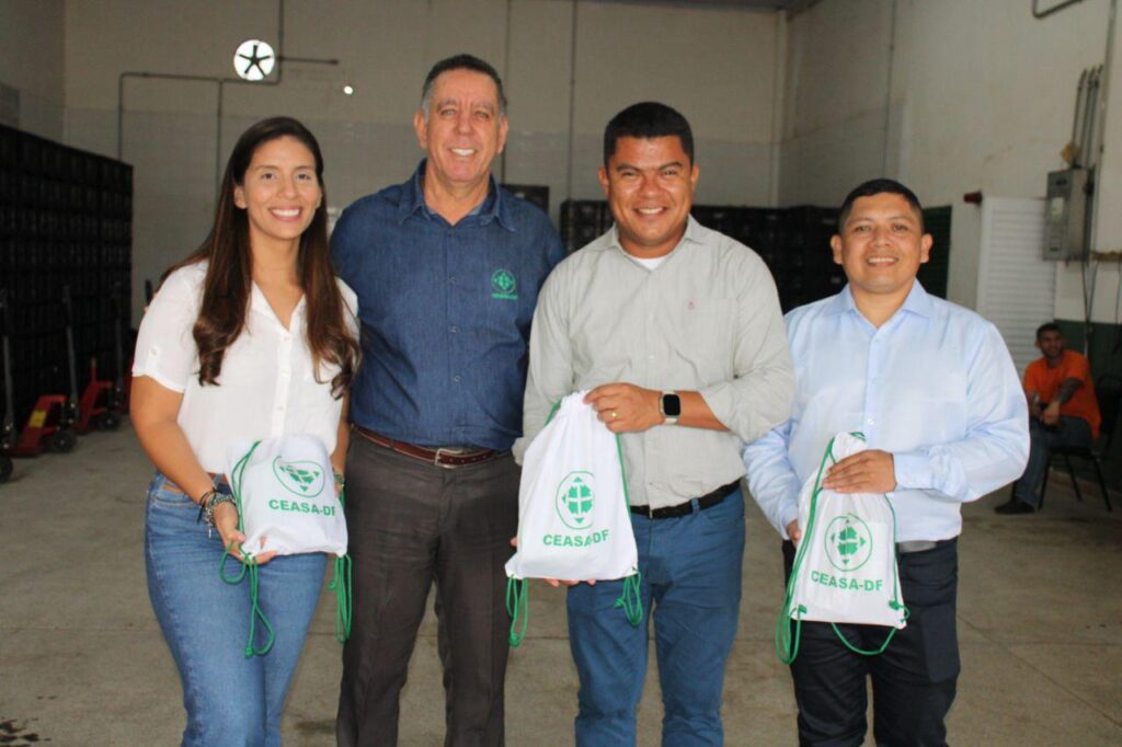 Em Brasília, Sepror visita Banco de Alimentos para tratar de políticas públicas para redução de desperdício de alimentos 4 FOTO Gilvanete Costa Banco de Alimentos 04 1024x682 1