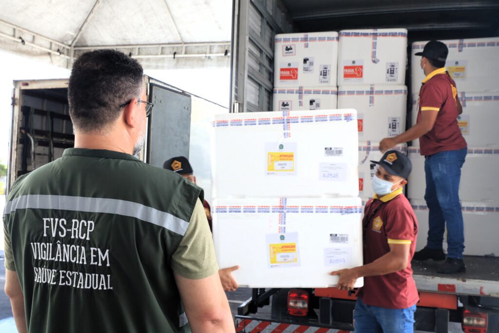 Amazonas recebe 78.760 doses de vacina contra a dengue do Ministério da Saúde 4 FVS RCP Chegada vacina dengue FOTO Roberto Carlos Secom 1 1024x683 1