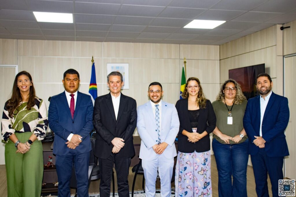 Governo do Amazonas reúne com o ministro da Pesca para tratar sobre exportação de peixes ornamentais 2 Gilvanete Costa Serfi 3 1024x683 1