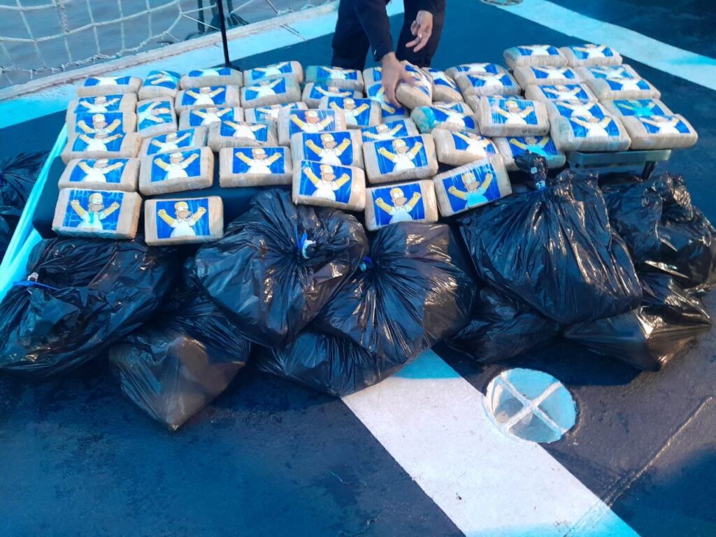 Em Tabatinga, PC-AM, com apoio da Polícia Federal e Marinha do Brasil, incinera mais de uma tonelada de maconha 2 INCINERACAO DE DROGAS 2 1024x768 1
