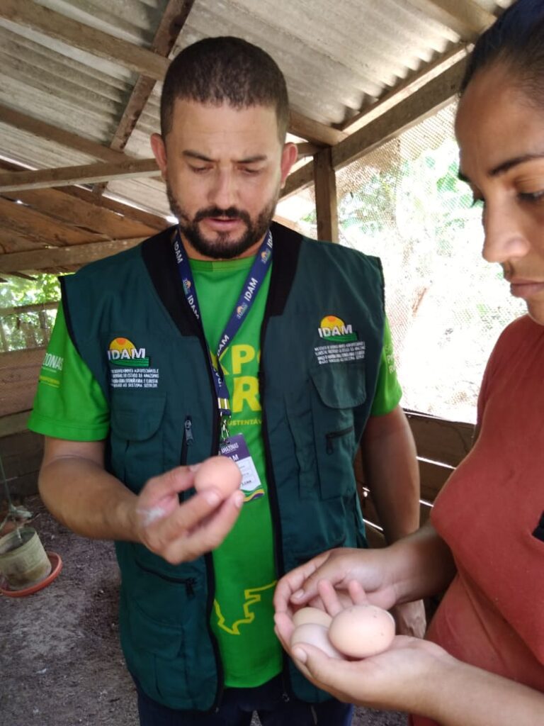 Idam leva assistência técnica a 90 famílias de produtores rurais da Vila de Balbina 2 Idam Acoes no PDS Morena em Balbina Fotos Divulgacao 3 768x1024 1