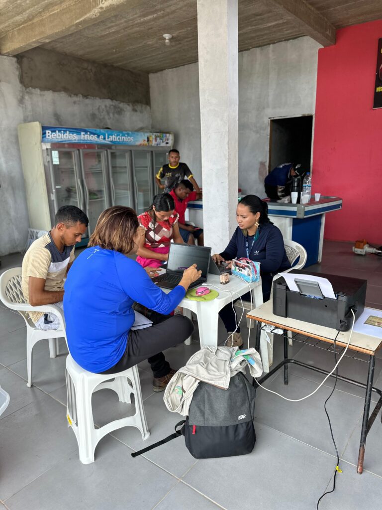 Idam promove regularização de produtores rurais em associações do Careiro da Várzea 2 Idam Visitas a associacoes de produtores de Careiro da Varzea Fotos Divulgacao 1 768x1024 1