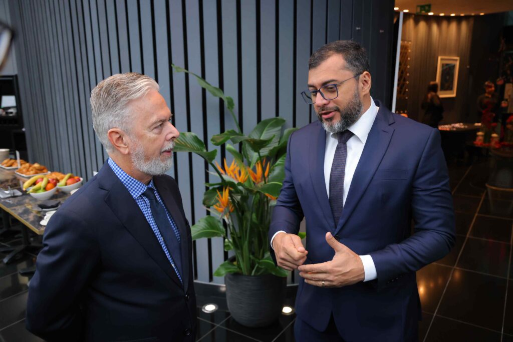 Wilson Lima apresenta potencial do mercado de carbono do Amazonas a investidores ingleses e instituições financeiras 6 Lide Maurilio 2 1024x683 1