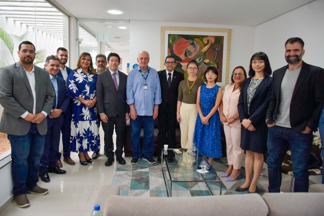 Nucleo de Relacoes Internacionais da Aleam coordenado pelo deputado Joao Luiz assina termos de adesao com secretarias do Governo do Amazonas