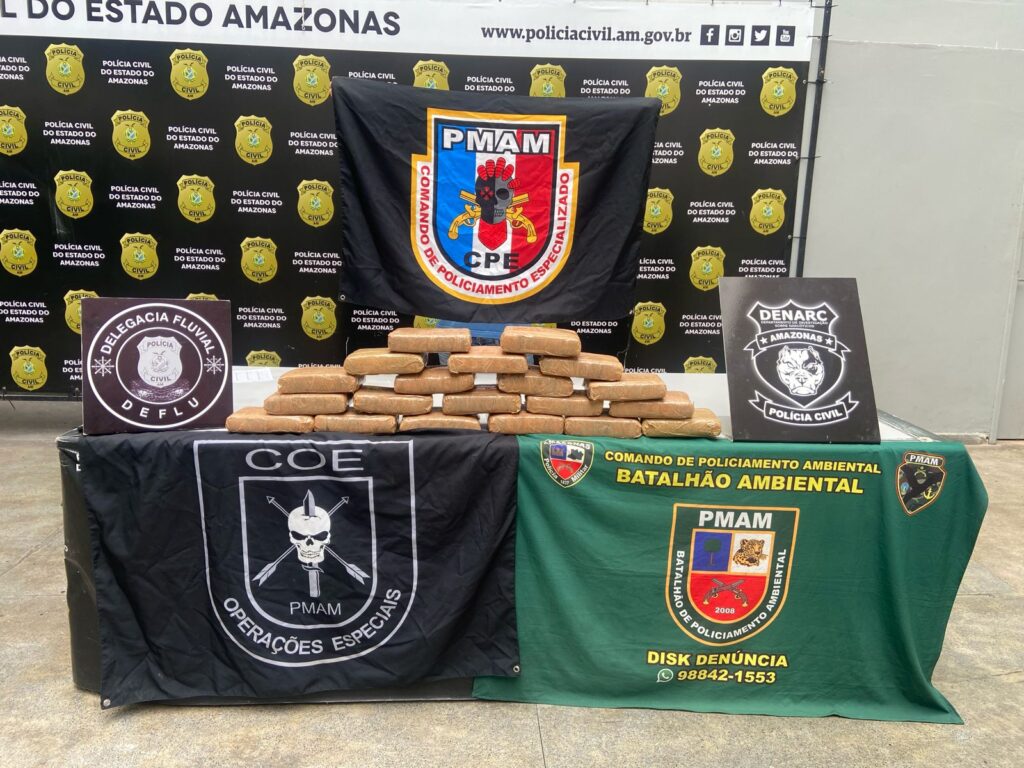 PC-AM, COE e Batalhão de Policiamento Ambiental apreendem 25 quilos de maconha avaliados em cerca de R$ 400 mil 2 PC AM MATERIAL APREENDIDO 1 1024x768 1