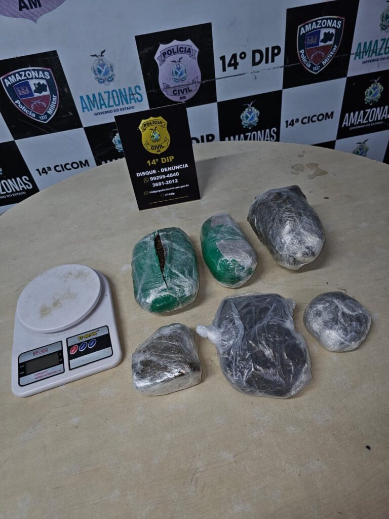 Polícia Civil do Amazonas prende em flagrante homem com drogas no bairro São José Operário 2 PC AM MATERIAL APREENDIDO 768x1024 1
