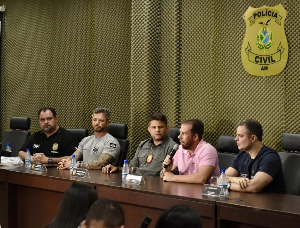 PC-AM deflagra Operação Loki e cumpre 13 mandados de busca e apreensão e 4 de prisão preventiva no Amapá 3 PCAM COLETIVA OPERACAO LOKI FOTO ERLON RODRIGUES 1024x779 1