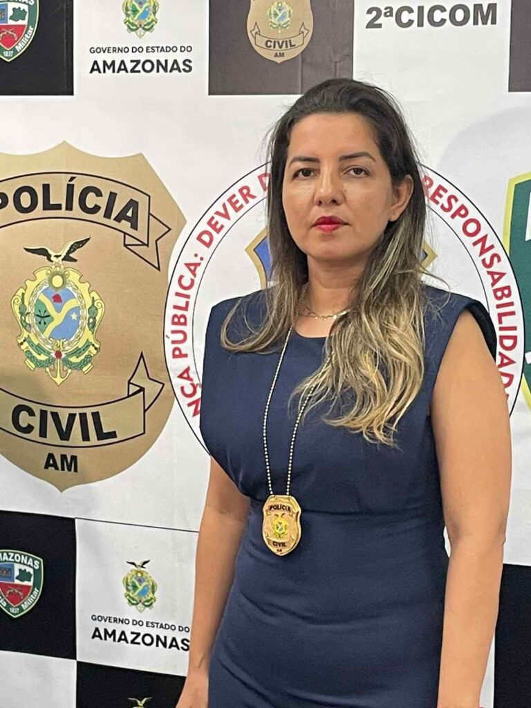 PC-AM prende homem em flagrante por utilizar documentos de idosos para retirar valores em agências bancárias 2 PCAM DEL ELIZABETH DE PAULA FOTO ERLON RODRIGUES 2 768x1024 1