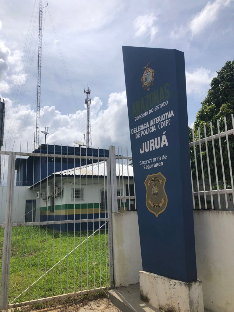 Homem é preso pelas Polícias Civil e Militar em Juruá por compartilhar imagens intimas de sua ex-companheira 2 PCAM FACHADA DE JURUA FOTO DIVULGACAO 768x1024 1