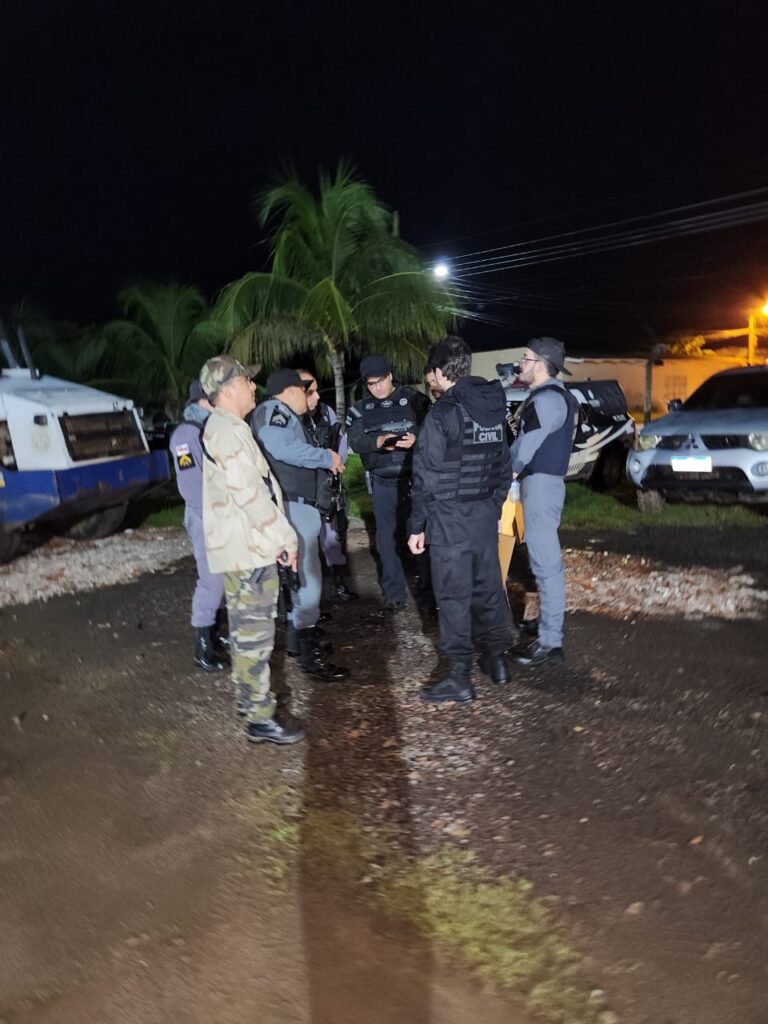 Polícia Civil e Militar deflagram Operação Têmis e prendem suspeitos por homicídio ocorrido em Boca do Acre 2 PCAM OPERACAO TEMIS FOTO DIVULGACAO 3 768x1024 1