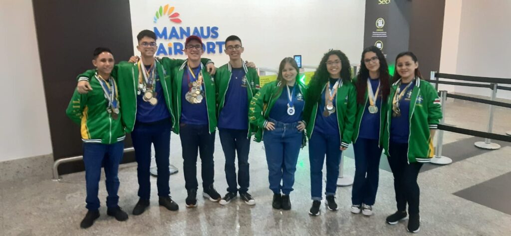 Alunos do Colégio Militar da PMAM embarcam para representar o Brasil na Olimpíada Internacional de Matemática 2 PMAM ALUNOS DO COLEGIO MILITAR DA PMAM EMBARCAM PARA REPRESENTAR O BRASIL NA OLIMPIADA INTERNACIONAL DE MATEMATICA FOTO DIVULGACAO PMAM 1024x473 1