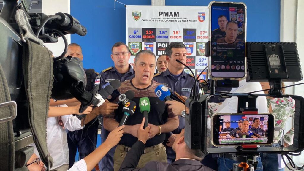 Polícia Militar do Amazonas apreende arsenal com armas de grosso calibre em residência na zona norte 3 PMAM CORONEL VINICIUS ALMEIDA SECRETARIO DA SSP AM 1024x576 1
