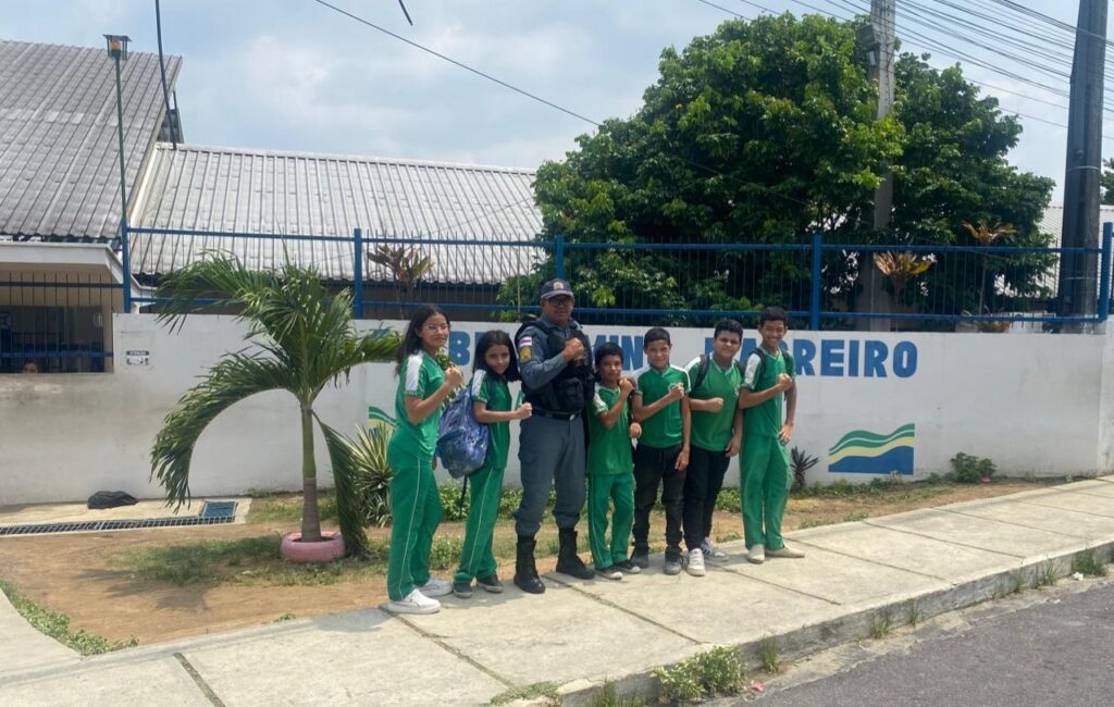 Polícia Militar do Amazonas reforça ações de segurança no período de volta às aulas 2 PMAM POLICIA MILITAR REFORCA ACOES DE SEGURANCA NAS ESCOLAS FOTO DIVULGACAO PMAM 1024x650 1