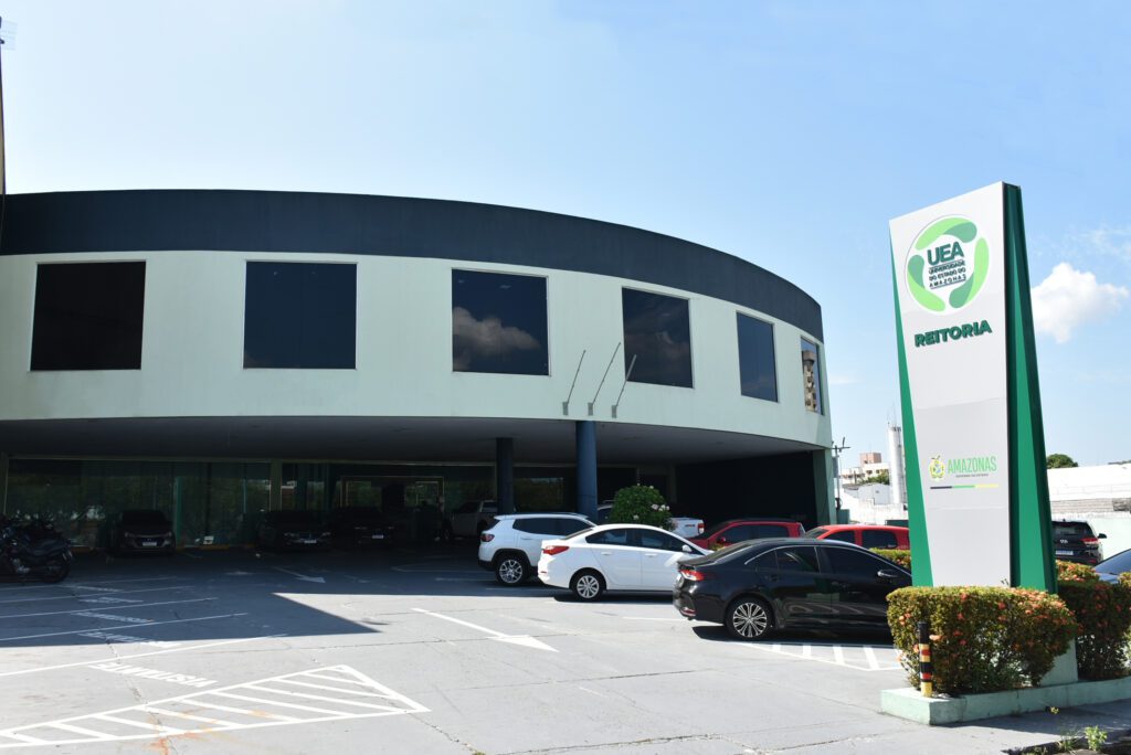 UEA divulga edital de matrícula e convocação do curso em Segurança Pública e do Cidadão 2 REITORIA FACHADA 1024x684 1