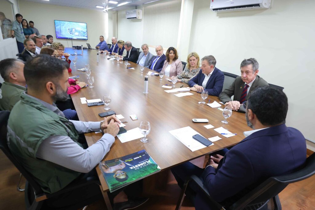 Em reunião com parlamentares alemães, Wilson Lima destaca importância do apoio de países mais ricos para preservação da Amazônia 3 Reuniao com parlamentares da Alemanha Foto Diego Peres 2 1024x683 1