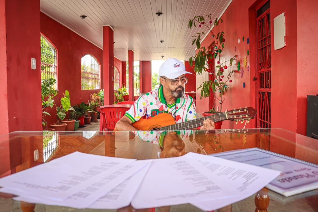 Carnaval na Floresta: pelo segundo ano consecutivo, integrante de projeto da Sejusc compõe samba para desfile de idosos 2 Sejusc Joao Bosco compositor Fotos Ygson Franca Sejusc 1024x682 1