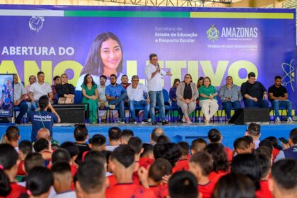 Tadeu de Souza entrega 461 escola revitalizada em Iranduba 03 Foto Ricardo Machado SGVG 1024x682 1