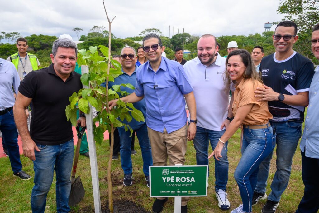 Governo do Amazonas entrega Espaço de Lazer e Convivência idealizado em conjunto com moradores da Aparecida 2 Tadeu de Souza entrega Espac807 o de Lazer na Aparecida 04 Foto Ricardo Machado SGVG 1024x682 1