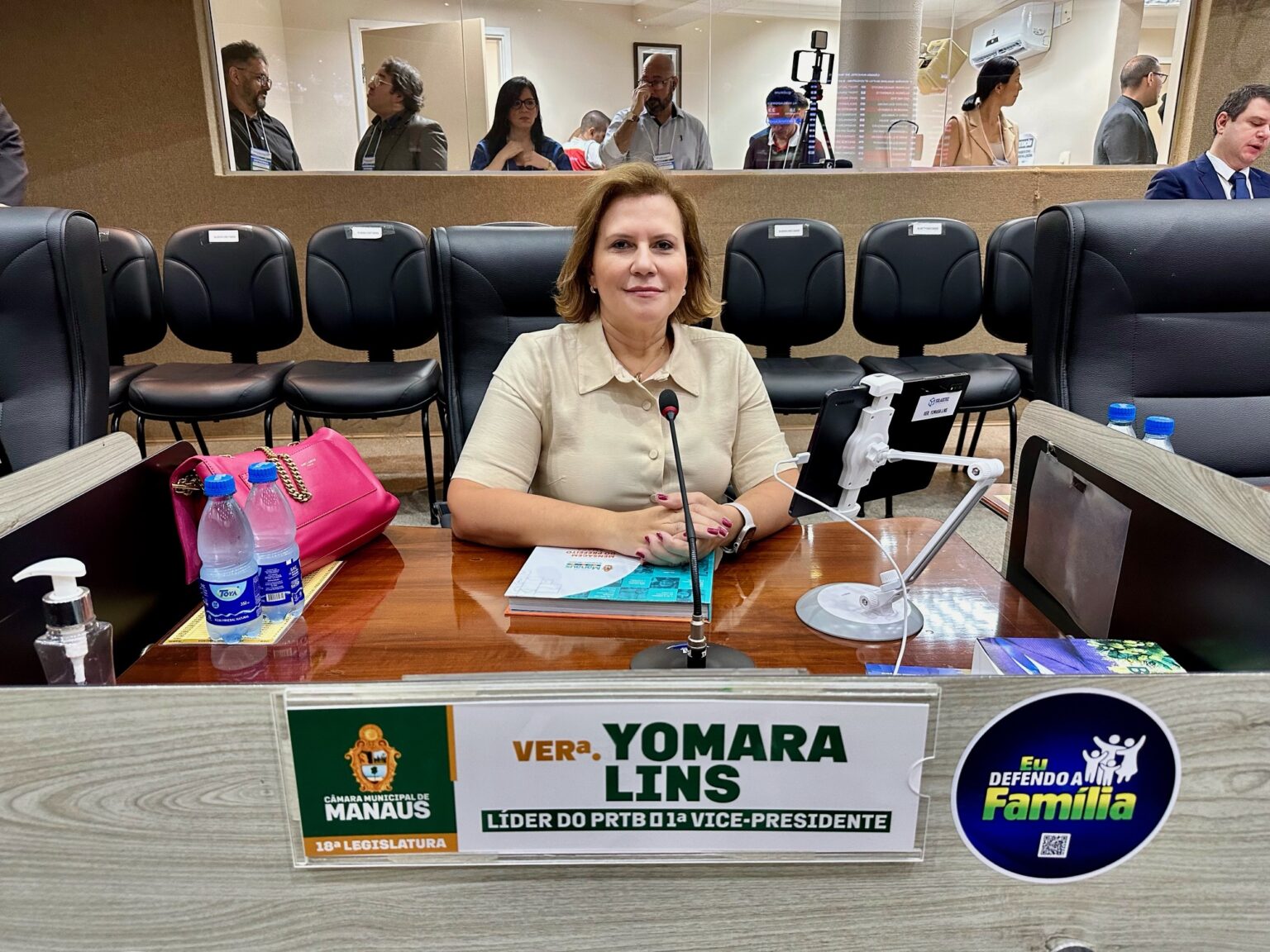 Ver. Yomara Lins