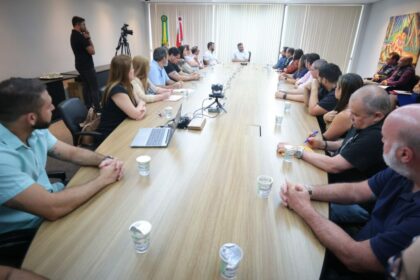 Wilson Lima da continuidade a tratativas com medicos para a manutencao dos servicos de saude FOTOS Diego Peres Secom 1 1024x683 1