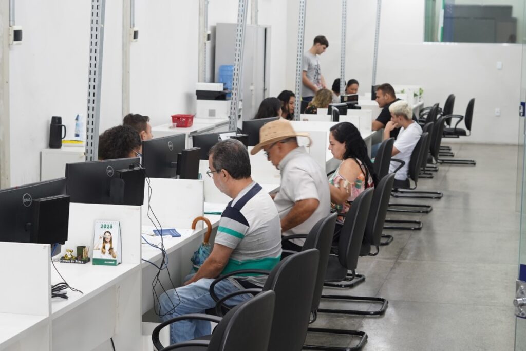 Sine Amazonas divulga 186 vagas de emprego para esta quinta-Feira 2 atendimento sineam 4 1024x683 1