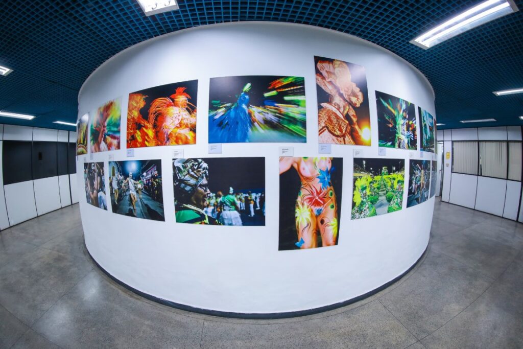 Exposição exalta a ‘Alegria à Flor da Pele’ do Carnaval nas ruas de Manaus 5 cultura exposicao alegria flor da pele marcely gomes 04 1024x683 1