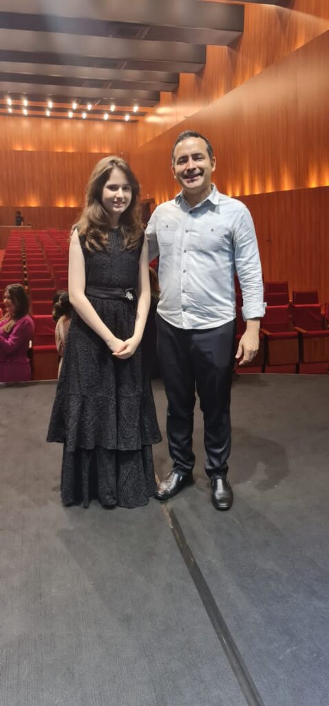 Aluna do Liceu Claudio Santoro é aprovada na Escola de Música Municipal de São Paulo 3 cultura flautista Ingrid Rezende liceu claudio santoro divulgacao 2 478x1024 1