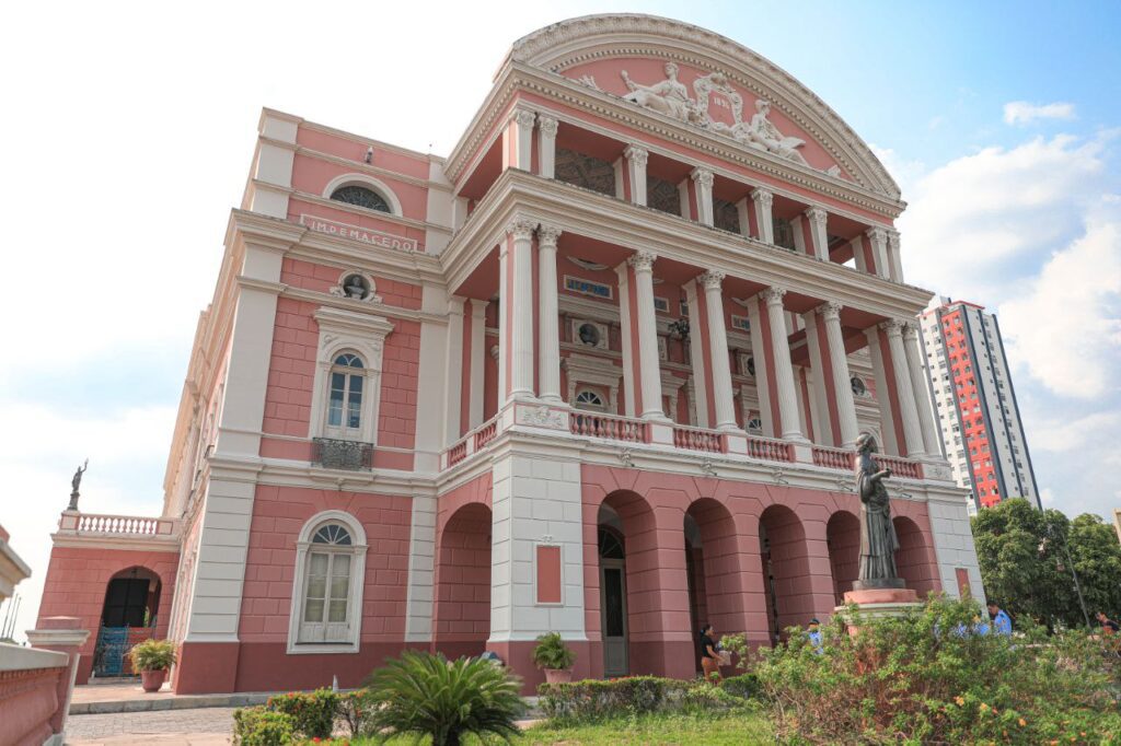 Teatro Amazonas retoma programação e anuncia datas de espetáculos para fevereiro 2 cultura teatro amazonas fachada divulgacao 1 1024x682 1