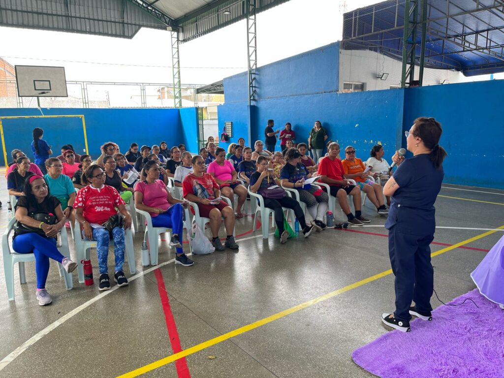 Centro de Convivência André Araújo celebra fevereiro roxo e laranja para conscientizar população sobre doenças crônicas 6 fevereiro roxo laranja cecf foto juliana siqueira 5 1024x768 1