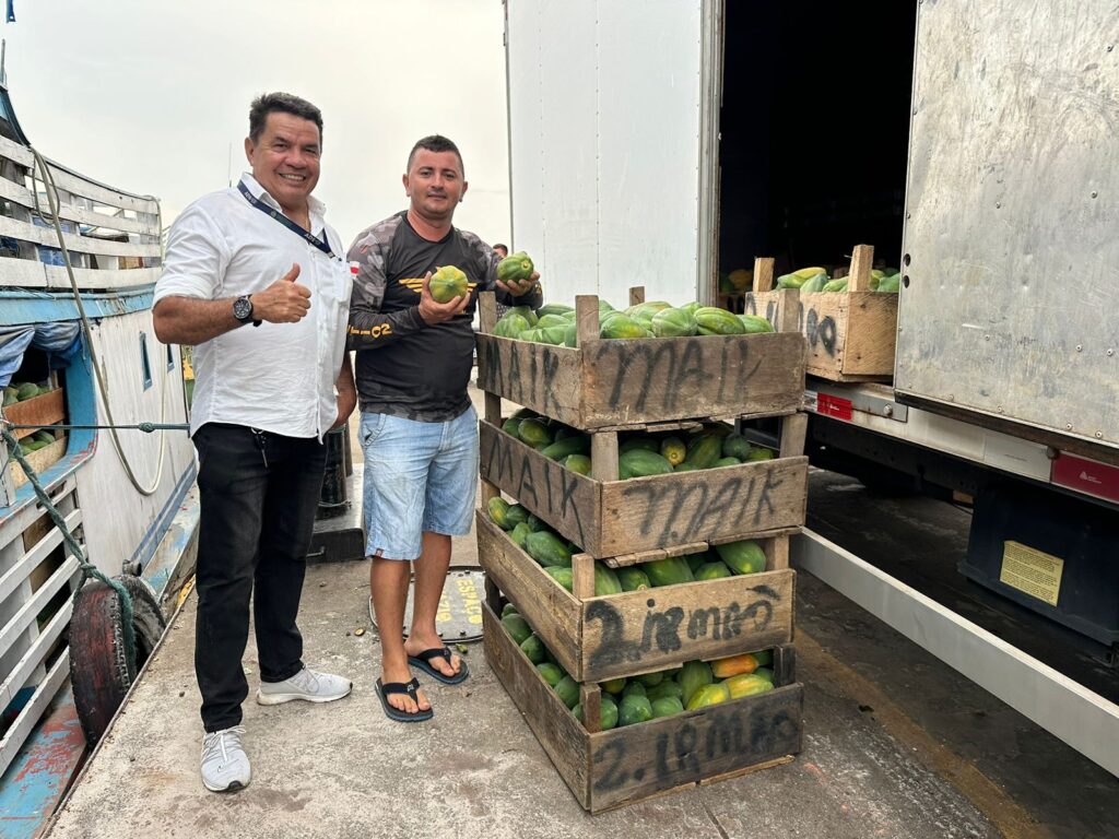 Balcão de Agronegócios auxilia no escoamento de mais de três toneladas de mamão 4 ADS Balcao de Agronegocios intermedeia mais de tres toneladas de mamao Mario Moura Francisco Marcondes Foto Divulgacao ADS 1024x768 1