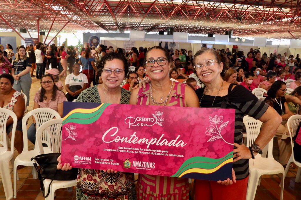 Governo do Amazonas leva atendimento do Crédito Rosa para Autazes e Silves 2 CREDITO ROSA JIMMY CHRISTIAN SEAS 1024x682 1