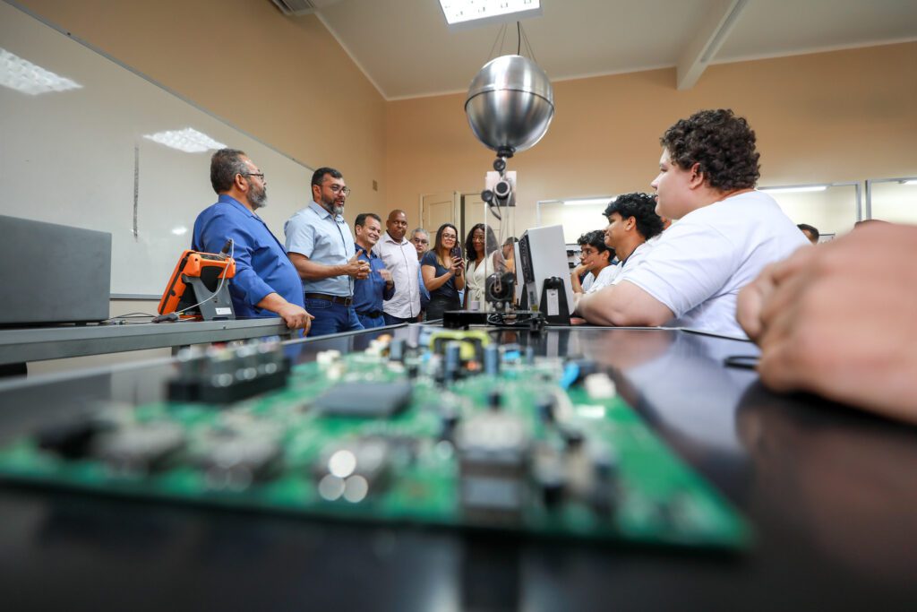 Wilson Lima abre ano letivo para mais de 40 mil alunos do Cetam e destaca avanço na qualificação para novos mercados 3 Cetam Foto Alex Pazuello 1 1024x683 1