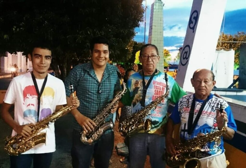 O Beiradão é tema de documentário que será exibido no Cineteatro Guarany 2 Cultura Fidel Garca e saxofonistas Beiradao 1 Divulgacao 1024x698 1