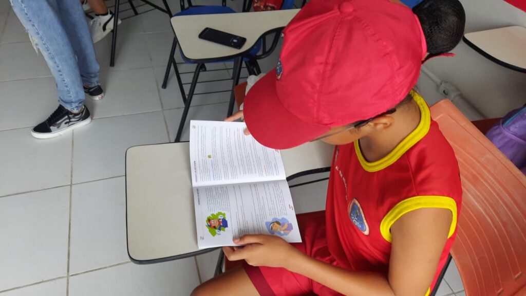 Defesa Civil do Amazonas realiza atividades de conscientização com crianças do Projeto Bombeiro Mirim 4 DC ATIVIDADE CONSCIENTIZACAO PROEBOM ALUNA HELOISA VITORIA FOTOS LARISSA FRANCA02 1024x576 1
