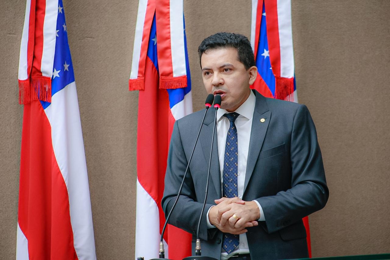 Delegado Péricles reconhece desafios da saúde pública no Amazonas e destaca seus esforços para auxiliar a população