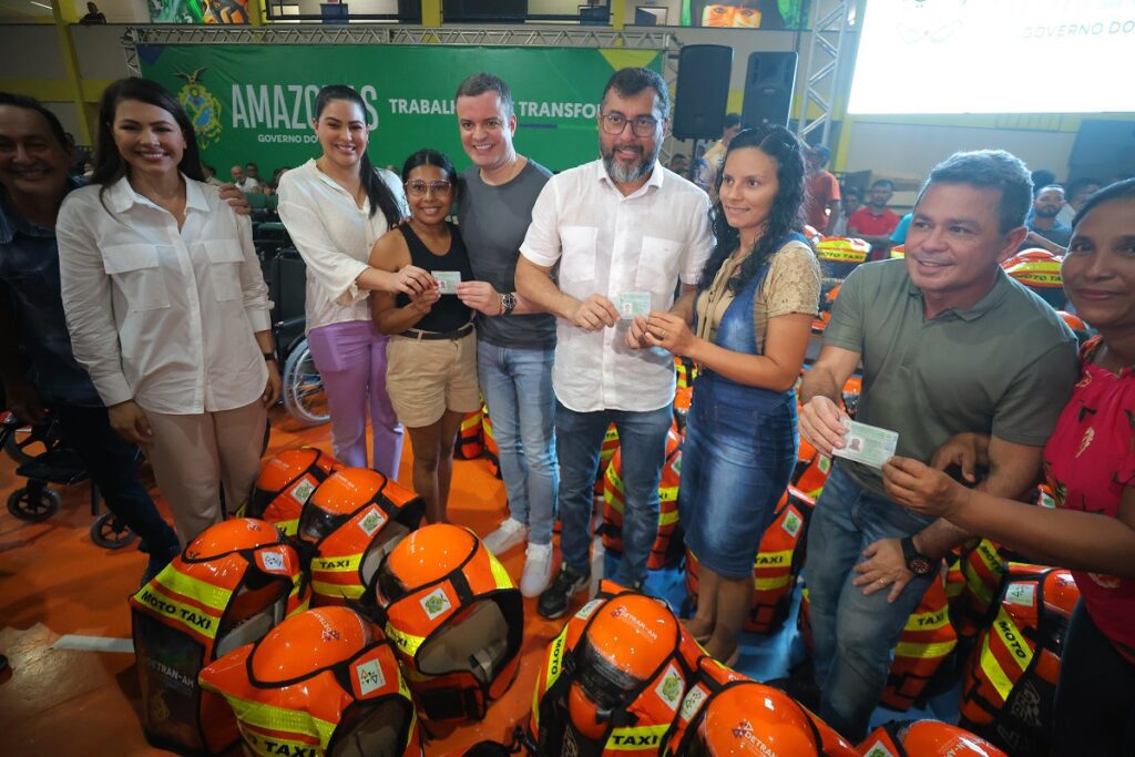 Detran-AM e Sejusc firmam parceria para revitalizar unidade do PAC em Parintins 3 Detran AM Entregas Parintins CRED Diego Peres Secom 2 1 1024x683 1