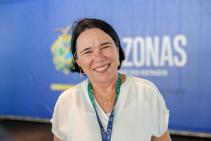 Unidades da UEA no interior são contempladas com veículos e equipamentos eletroeletrônicos 7 Diretora do Centro de Estudos de Sao Gabriel da Cachoeira Solange Pereira