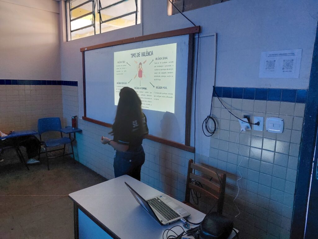 “Operação Átria“: violência de gênero é tema de debates promovidos pela Sejusc em escolas de Manaus 4 Divulgacao Sejusc 1 1024x768 1