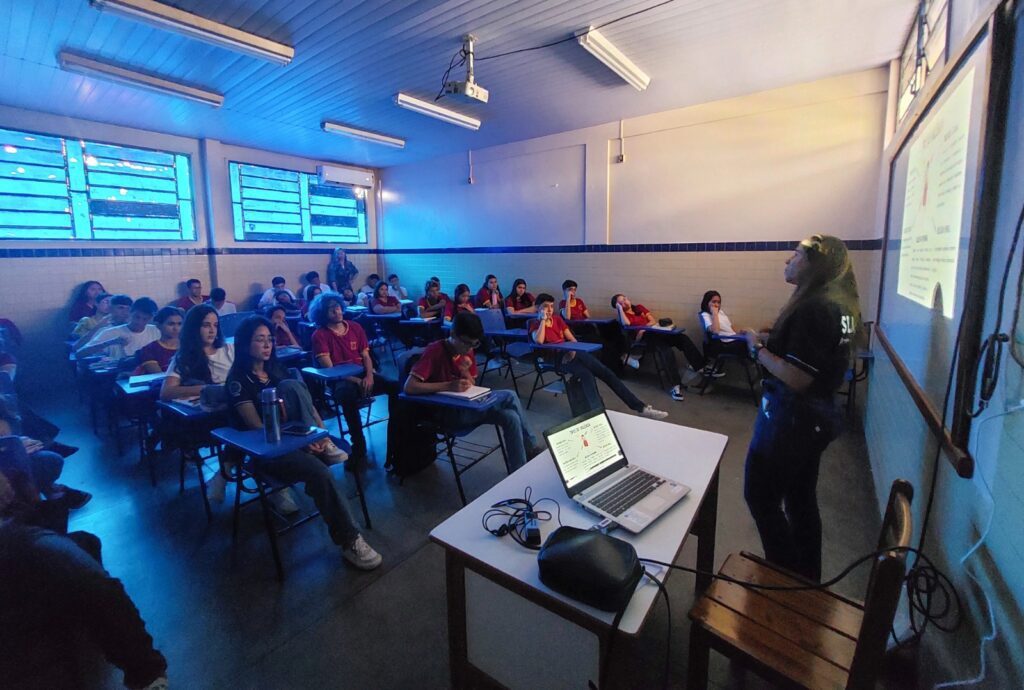 “Operação Átria“: violência de gênero é tema de debates promovidos pela Sejusc em escolas de Manaus 3 Divulgacao Sejusc 2 1024x690 1