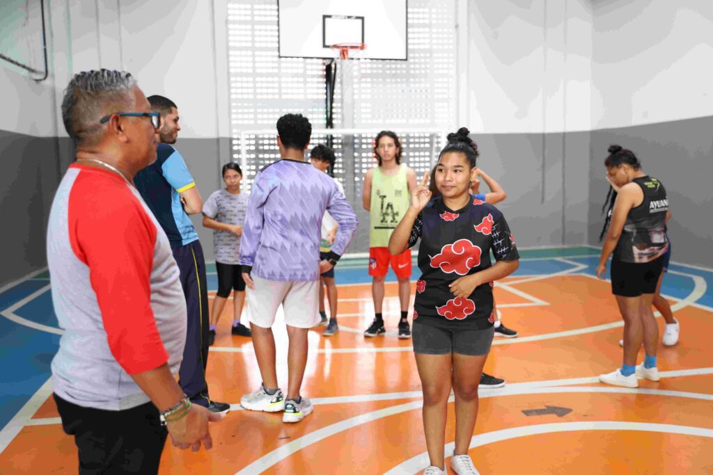 EE Augusto Carneiro investe em atividades esportivas para auxiliar o desenvolvimento de alunos surdos 4 Educacao Aluna Amanda Micaele fotos Eduardo Cavalcante seduc Am 35 1024x683 1