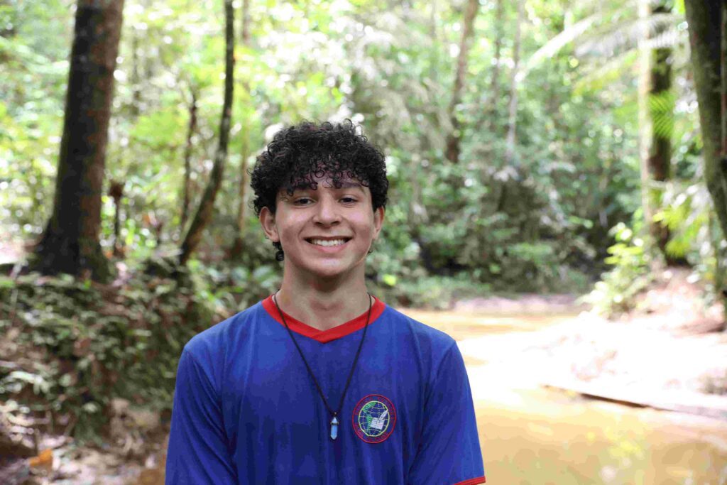 Alunos da rede estadual participam de atividade de conscientização ambiental no leito do igarapé Água Branca 5 Educacao Aluno Gabriel Oliveira Foto hitalo Kleto 1024x683 1