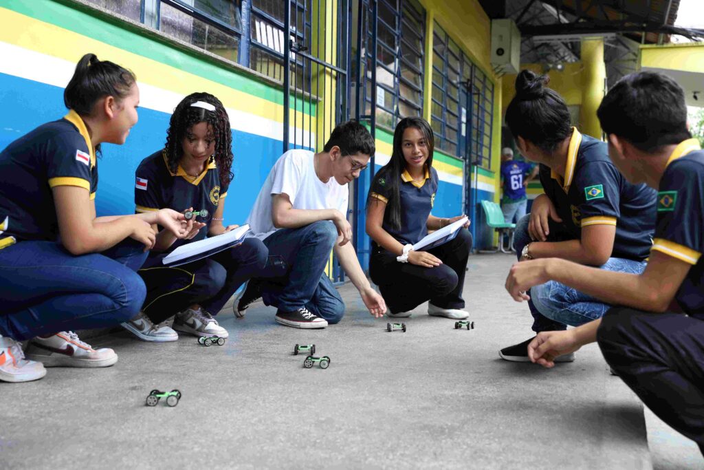 Alunos da rede estadual desenvolvem protótipos de minicarros movidos a energia solar 4 Educacao Alunos desolvem prototipos de mini carros movidos a energia solar fotos Eduardo Cavalcante seduc Am 15 1024x683 1