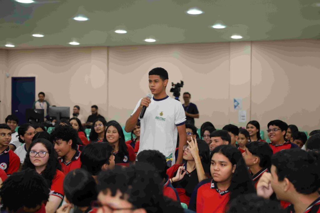 Dia Mundial da Água: Secretaria de Educação promove roda de conversa sobre conscientização e preservação 4 Educacao participacao dos alunos na roda de conversa fotos Eduardo Cavalcante Seduc Am 46 1024x683 1