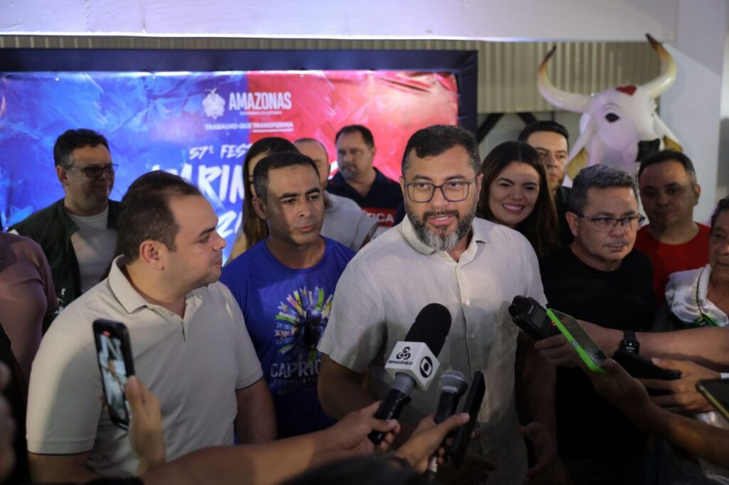 Em Parintins, Governo do Amazonas anuncia doação de meio milhão de copos de água para as torcidas 5 Em Parintins Governo do Amazonas anuncia doacao de meio milhao de copos de agua para as torcidas 4 1024x682 1