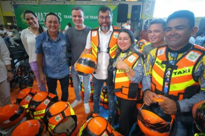 Em Parintins Wilson Lima anuncia investimento de mais de R 11 milhoes para os setores primario e moveleiro do estado 7 Foto Diego Peres Secom 1024x683 1