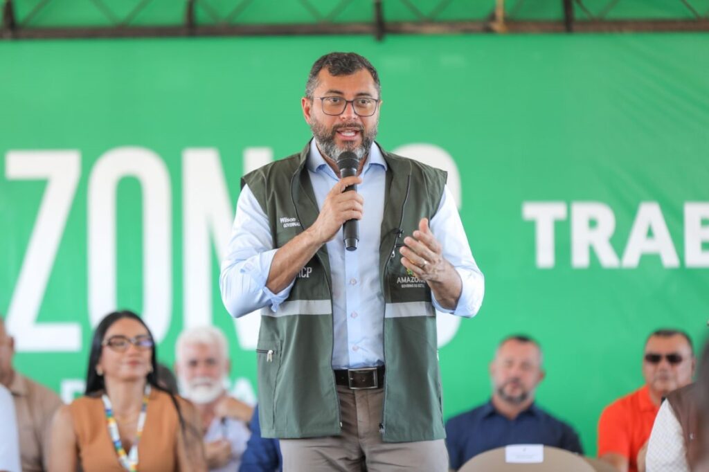 Wilson Lima reforça combate a doenças como dengue, oropouche e malária com entrega de equipamentos e veículos a municípios 3 Entrega de equipamentos contra a dengue 2 1024x682 1