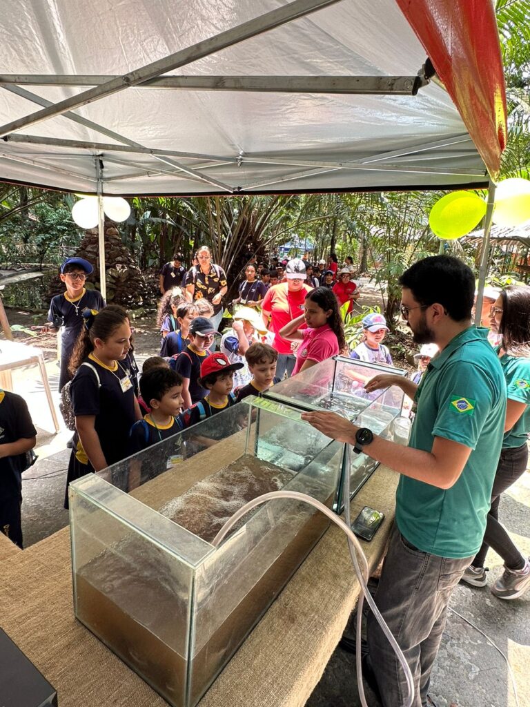 Evento científico, apoiado pela Fapeam, populariza conhecimentos sobre peixes da região 4 FAPEAM EVENTO FOTO INPA e AQUICULTURA NA AMAZONIA OCIDENTAL 3 768x1024 1